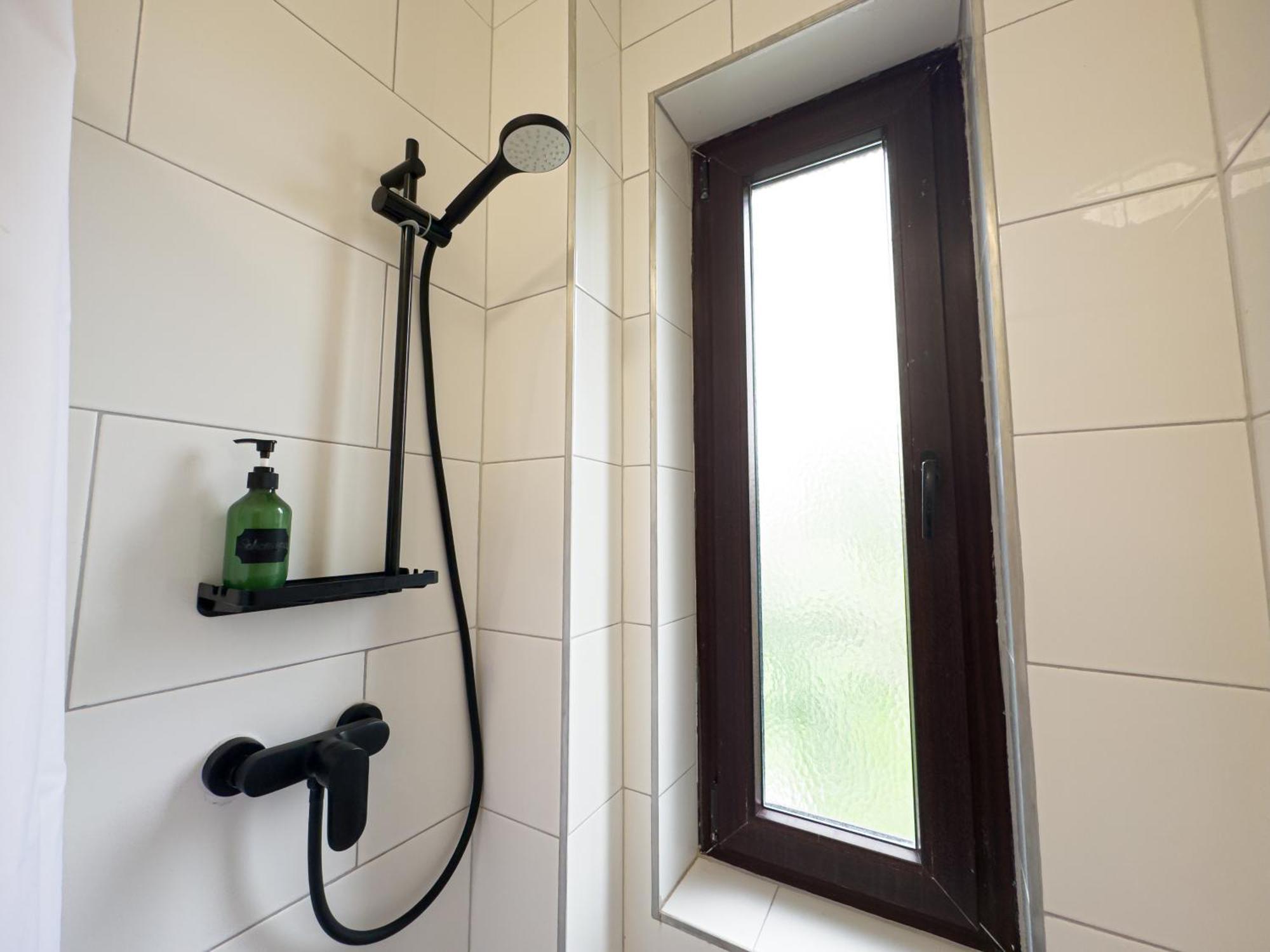 Immostay #7 -Helle Wohnung Mit Grossem Garten -4 Zimmer, Wifi & Free Parking Bremen Exteriör bild