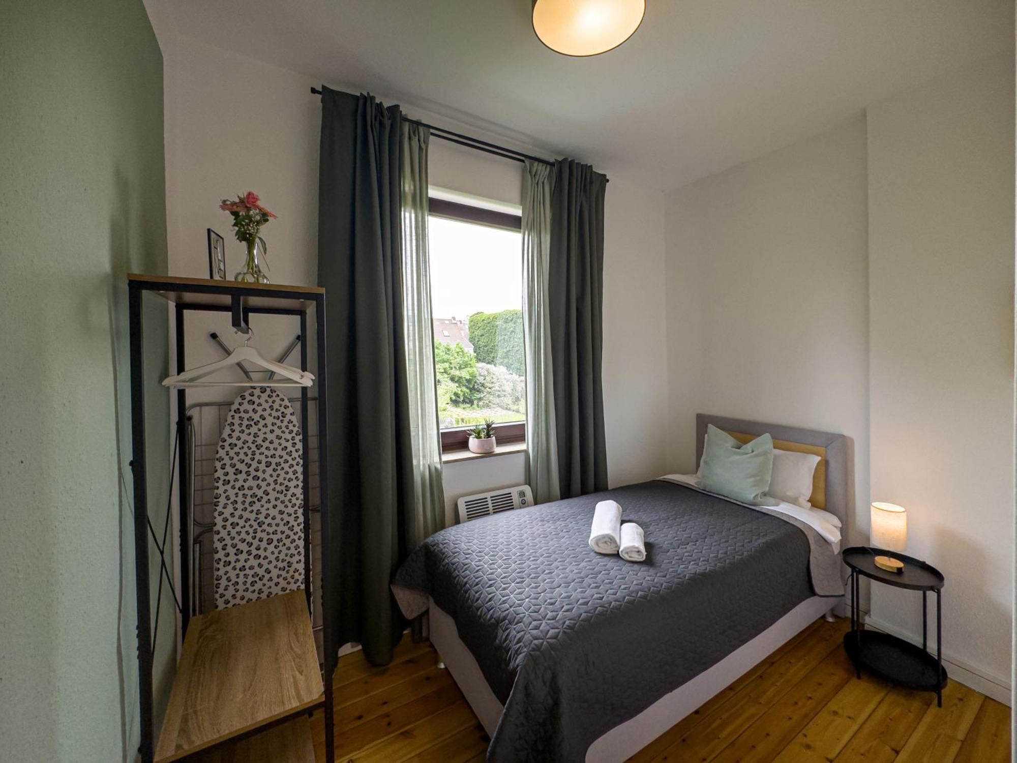 Immostay #7 -Helle Wohnung Mit Grossem Garten -4 Zimmer, Wifi & Free Parking Bremen Exteriör bild