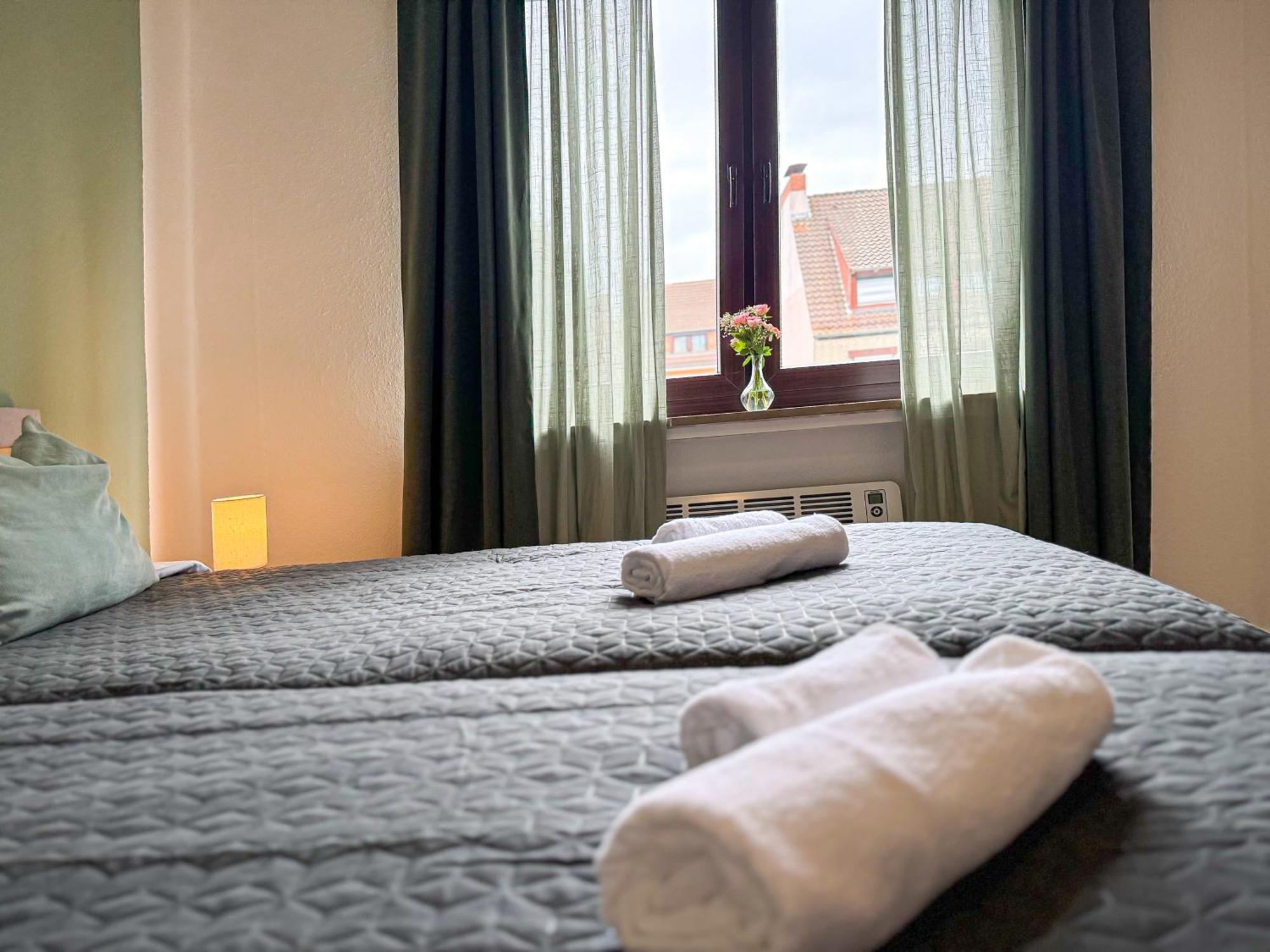 Immostay #7 -Helle Wohnung Mit Grossem Garten -4 Zimmer, Wifi & Free Parking Bremen Exteriör bild